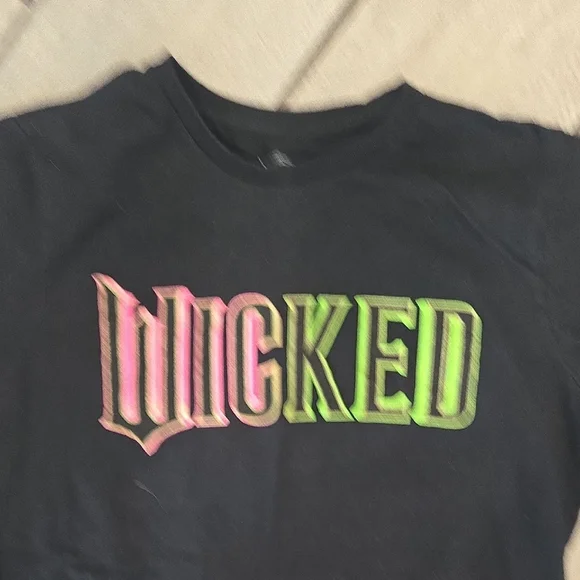 💚 Wicked the Musical Tee LG + Limited Edition Sneakers (NWT) 7 - Picture 3 of 10